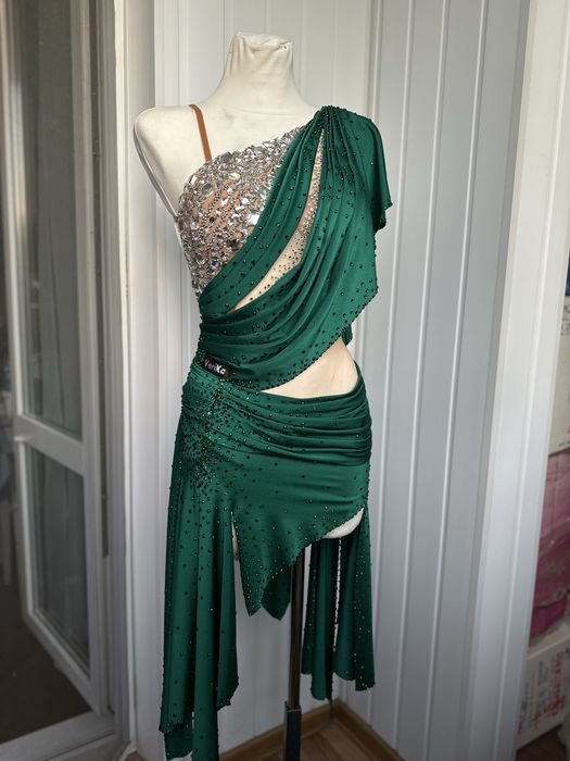 Сукня для бальних танців латина