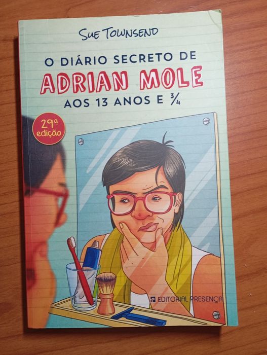 O Diário Secreto de Adrian Mole aos 13 Anos e ¾

Descrição:
Es