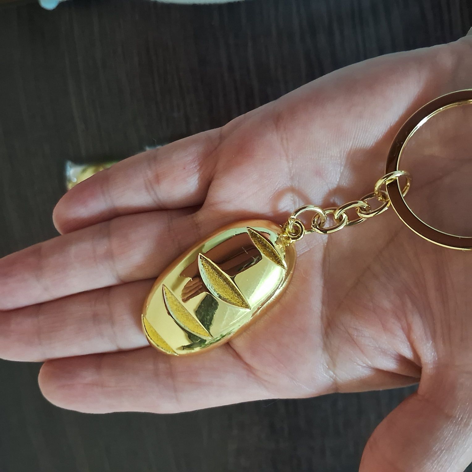 Продам брелки под позолото редкие