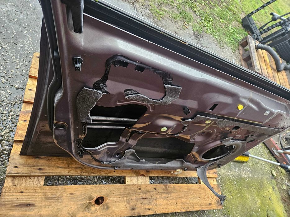 Drzwi lewe przednie Mondeo MK4 Lift kod LA