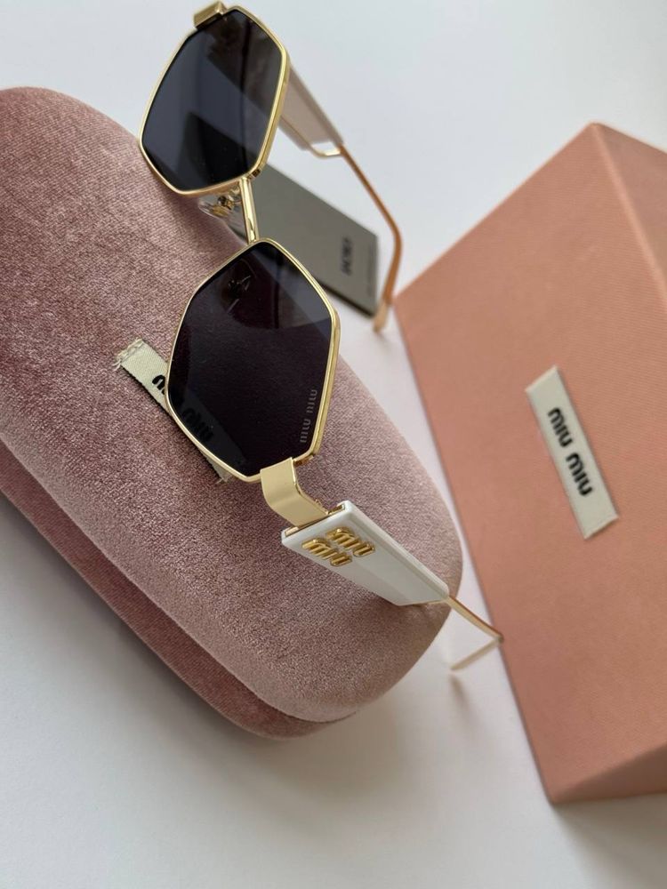 Стильные солнцезащитные очки ромбы miu miu