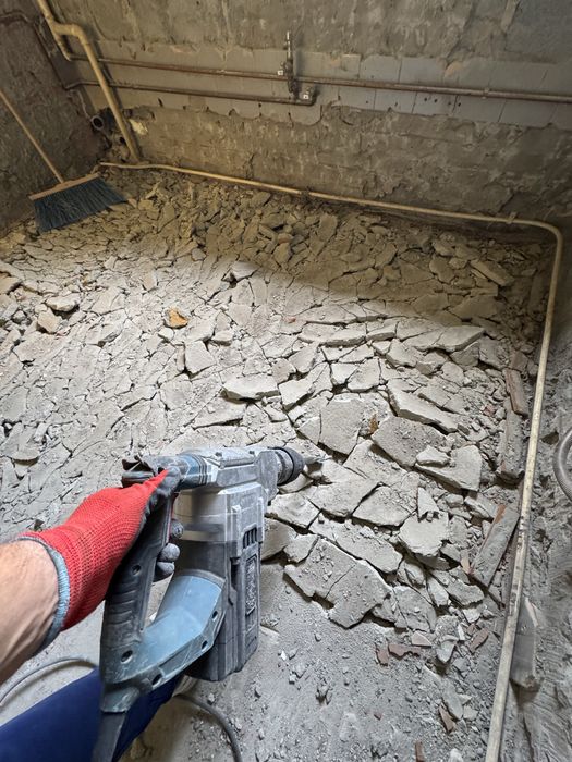 Kucie płytek, wyburzanie ścian – prace rozbiórkowe wewnętrzne