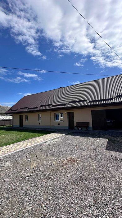 Продається чудовий двоповерховий будинок у мальовничому селі Малинівка