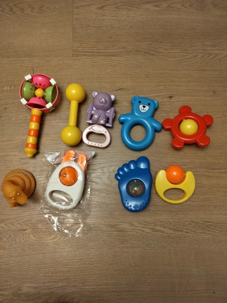 Мягкая игрушка-погремушка и Погремушки отдельно