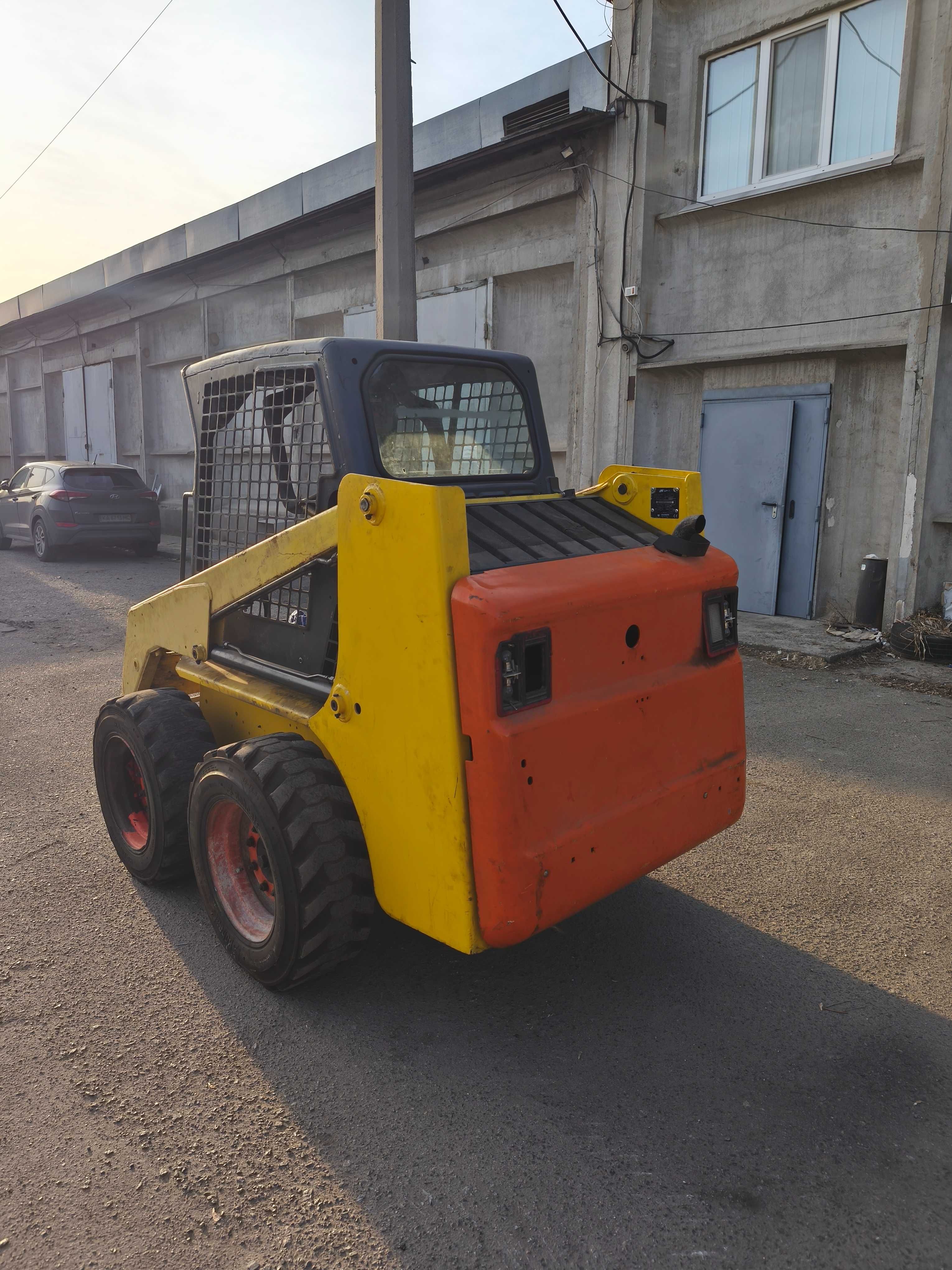 Продам Bobcat S130 б/у 2003 р. 590 кг.