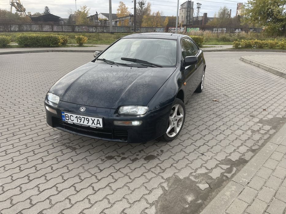 Mazda 323 F продам