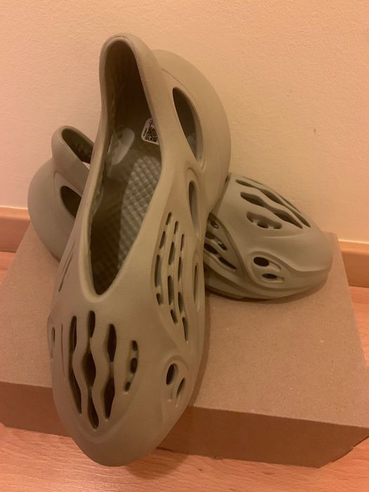 Yeezy foam runner stone salt