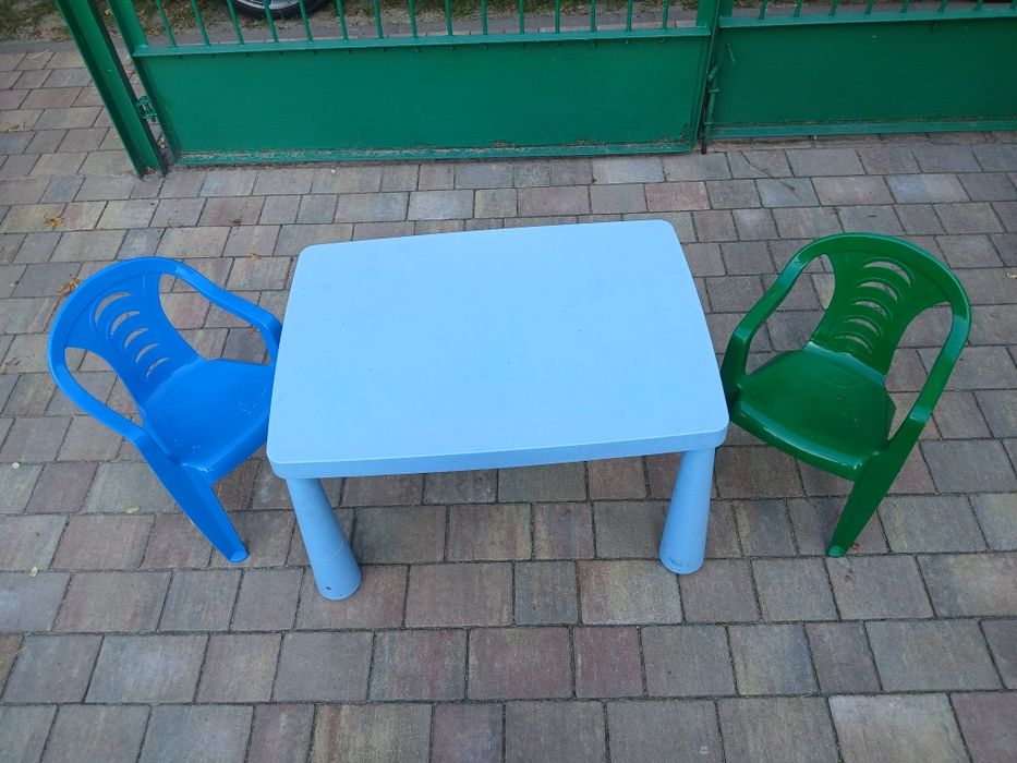 IKEA Mamut stolik i dwa krzesełka z tworzywa Zestaw