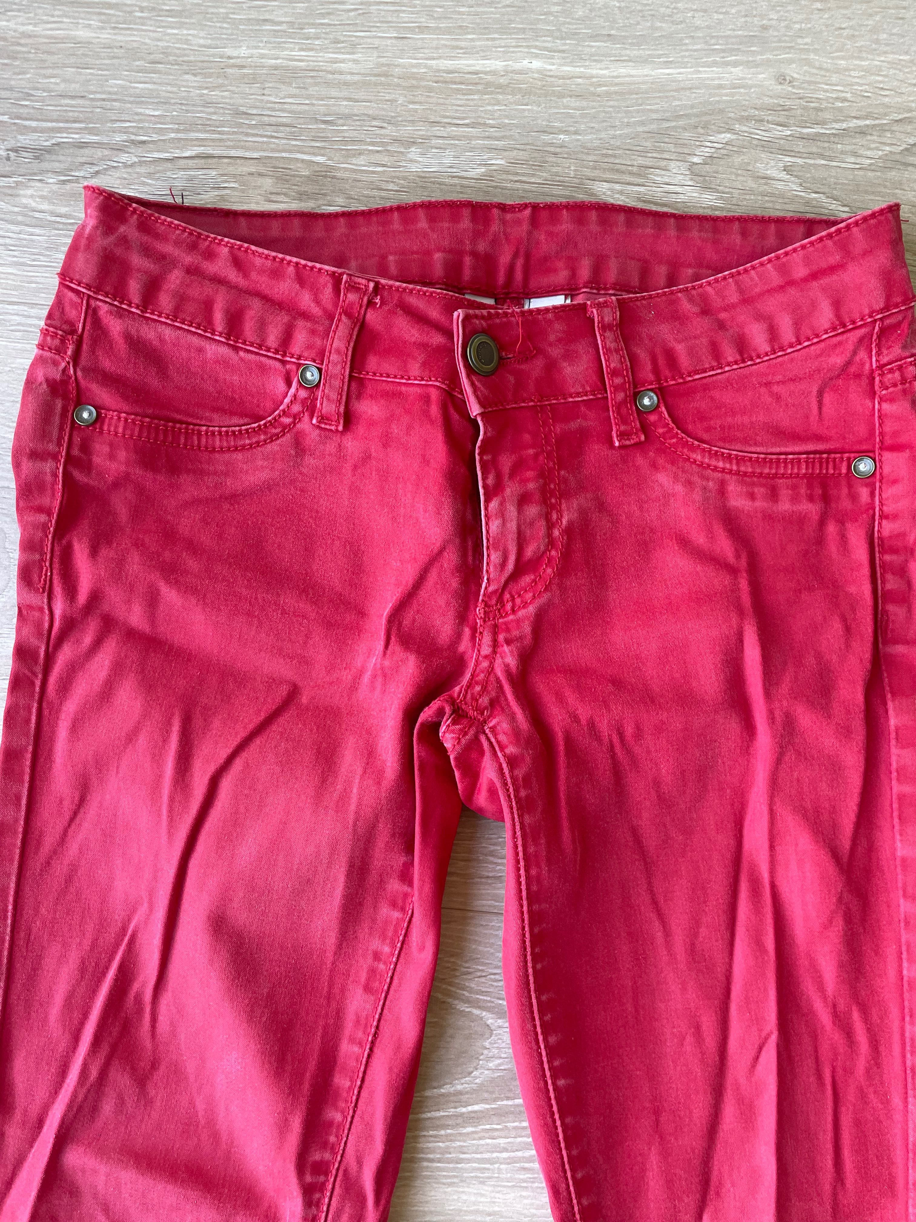 Spodnie jeansowe imitujące skore