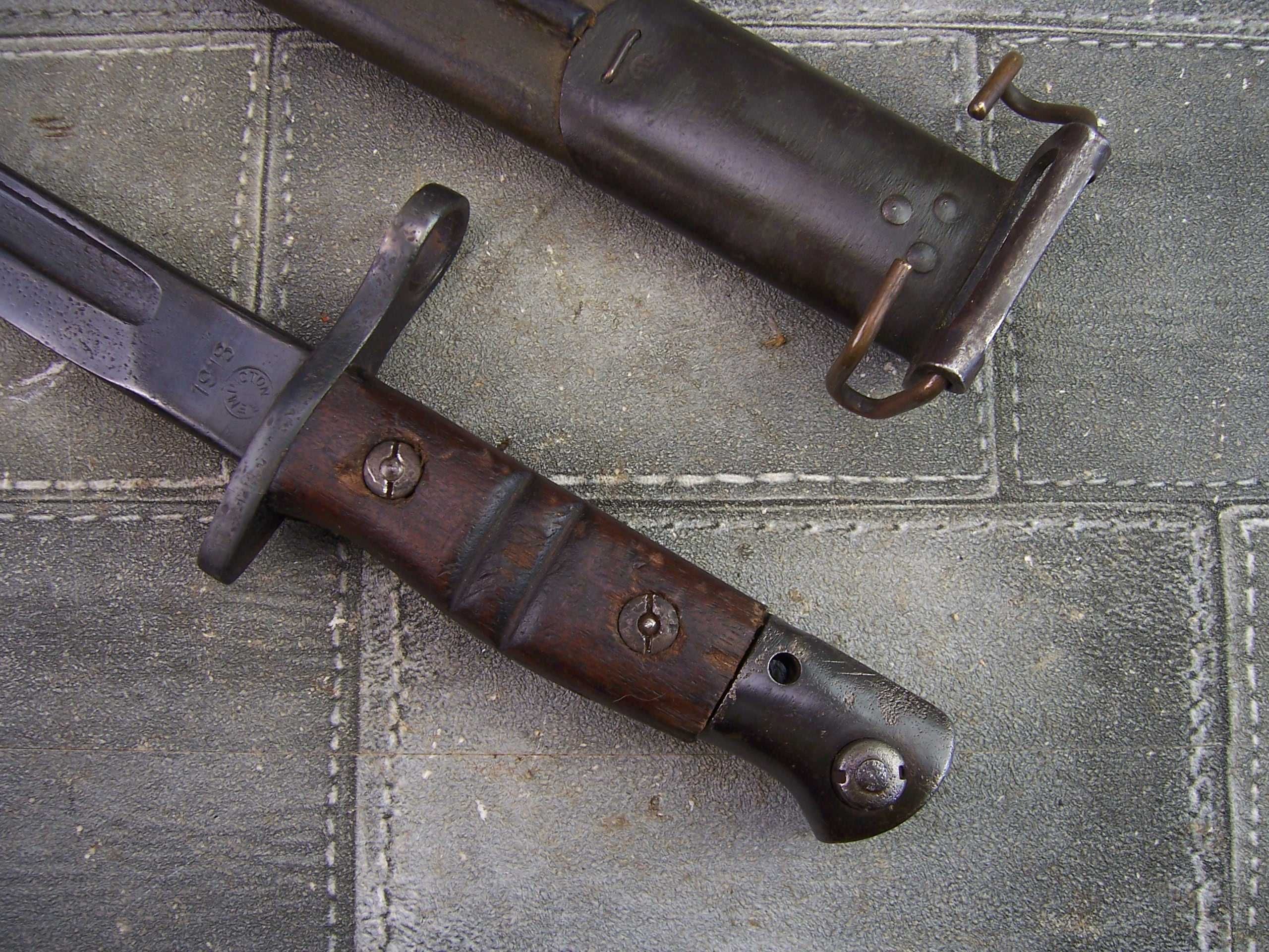 Bagnet Amerykański Remington US 1918

sygnowany