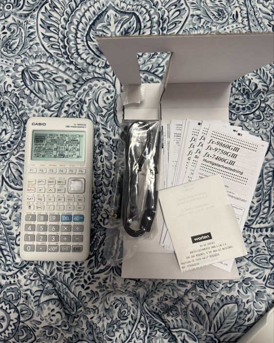 Casio fx-9860GIII — Calculadora Gráfica