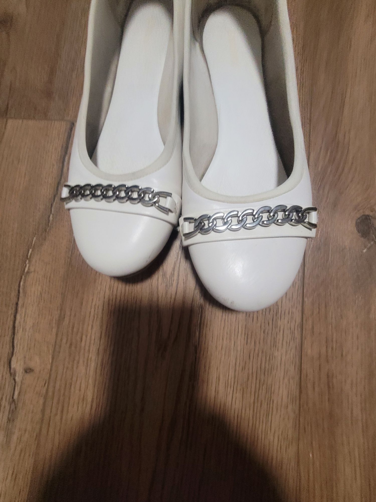 Buty-białe baleriny-komunia