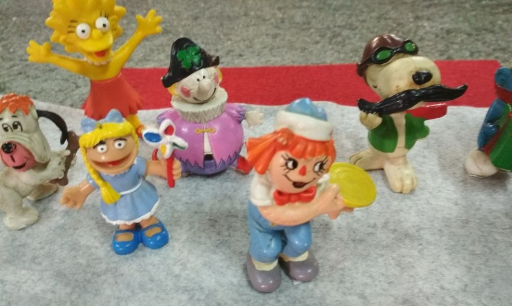 Vários bonecos Pvc colecção anos 60-90