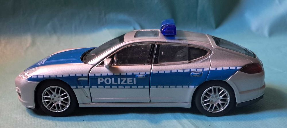 Autko, resorak Welly - Porsche Panamera S