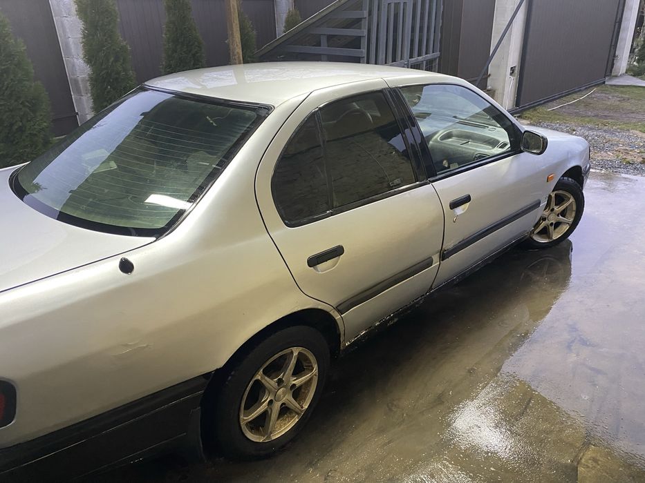 Продам нісан примера