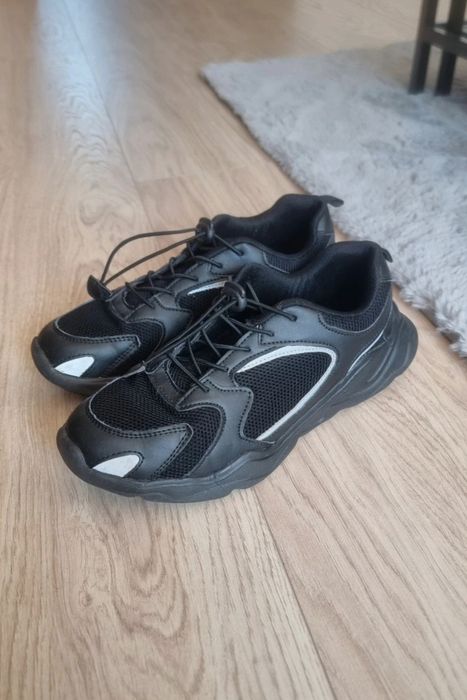 Buty Reserved adidasy sneakersy dla chłopca r. 40 wkładka 26 cm