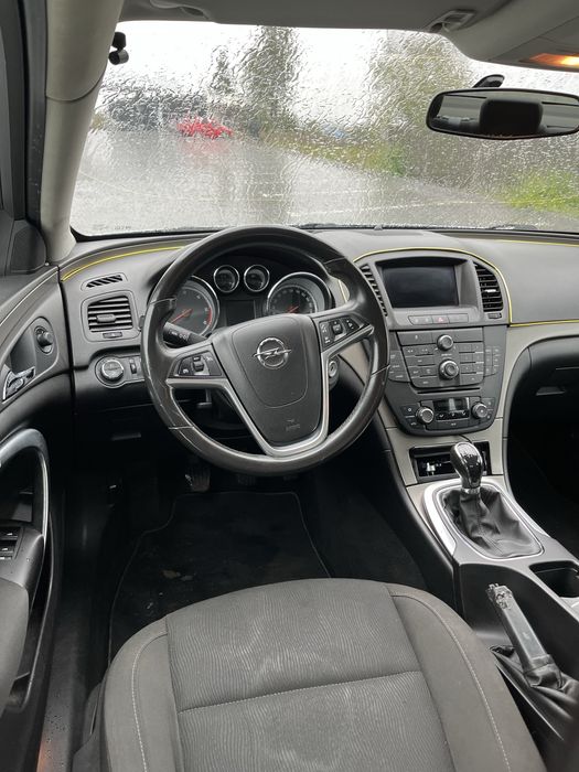 Opel Insignia 2.0 Дизель 2011