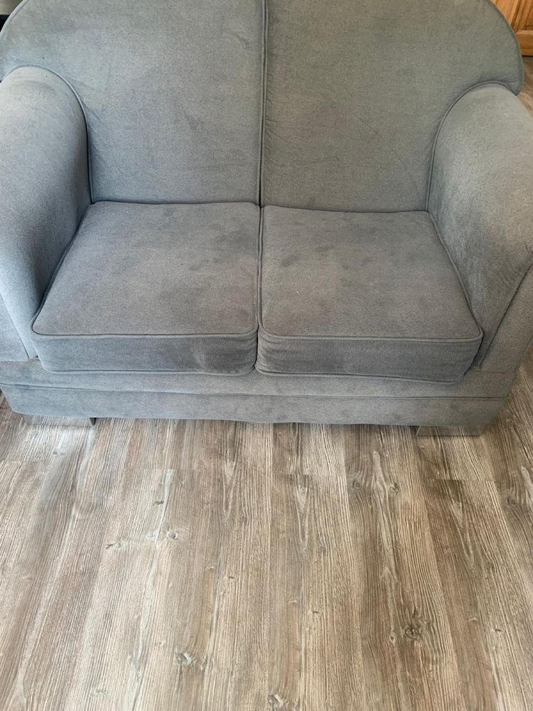 Sofa z pojemnikiem, dwu osobowa.