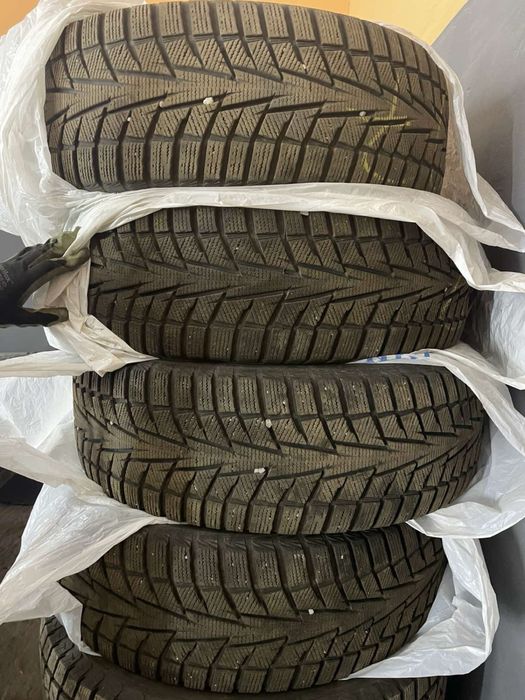 235/60R18 Hankook