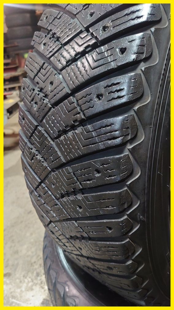 Пара зимних шин Goodyear Ultra Grip ice arctic suv 4x4 215/65 r17