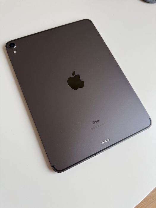 Планшет Apple iPad Pro 11 256Gb LTE+WiFi