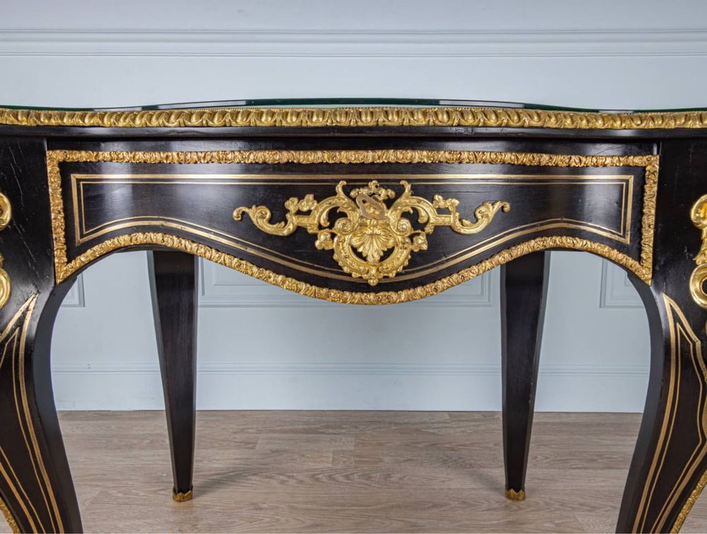 Антикварний стіл в стилі Наполеона ІІI