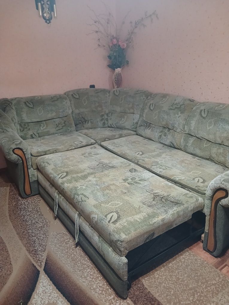 Продам м'який уголок