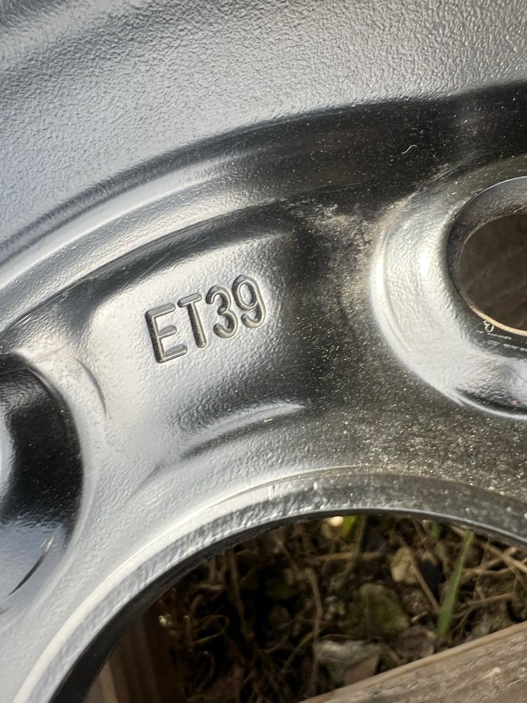4xfelga stalowa 15” TOYOTA (5x114,3 ET39) z TPMS - demo