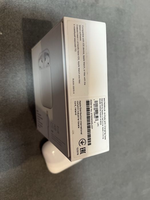Продам Apple Airpods 2