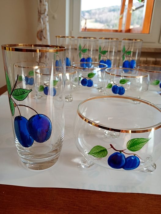 Salaterki i szklanki