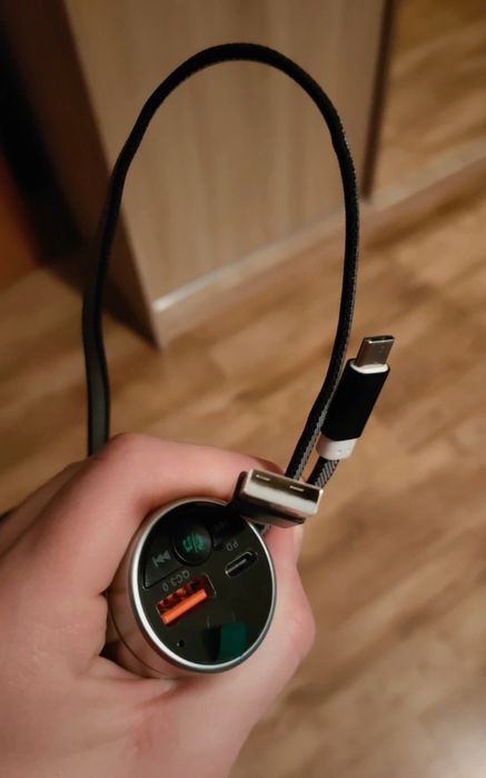 Transmiter FM Xblitz X550 z zestawem głośnomówiącym