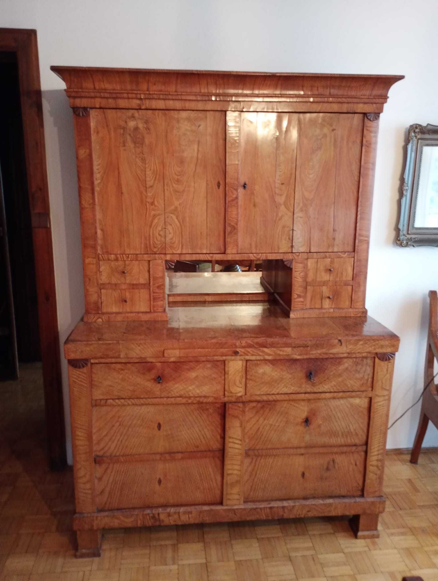 Kredens Biedermeier z XIX wieku