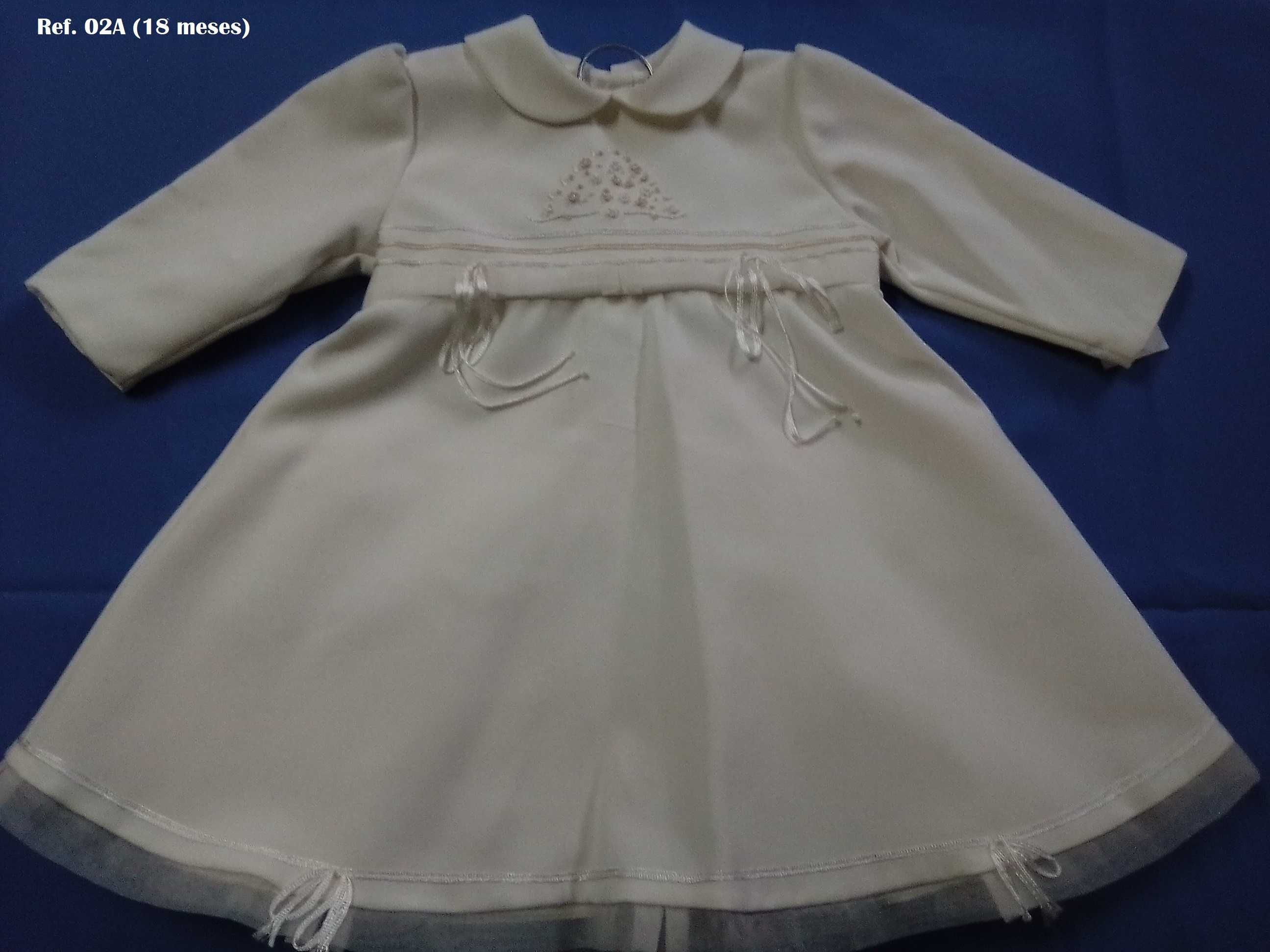 Vestidos de Batizado (vários modelos: 4 de 18 meses e 1 de 24 meses)