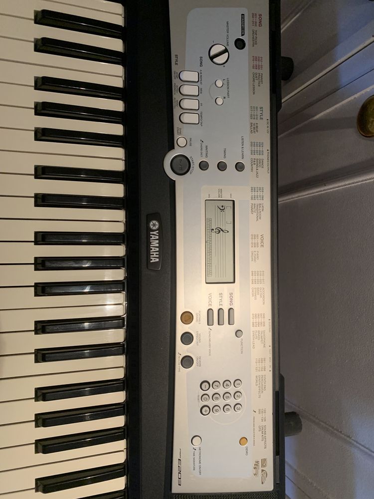 Teclado Elétrico Yamaha
