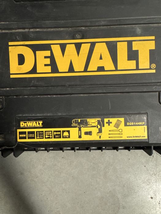 Mlotowiertarka Dewalt D25144