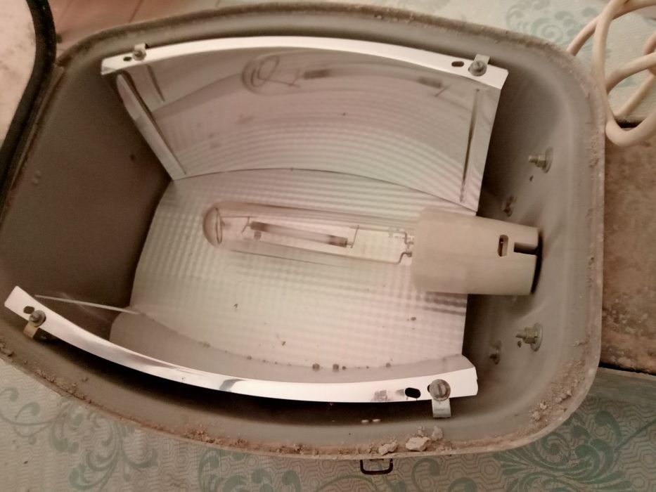 Lampa budowlana, duża