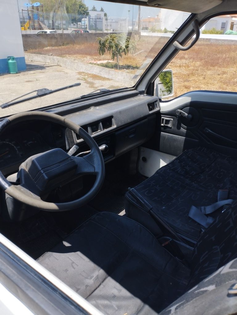 Mitsubishi L300 2.5 Turbo Isotérmica