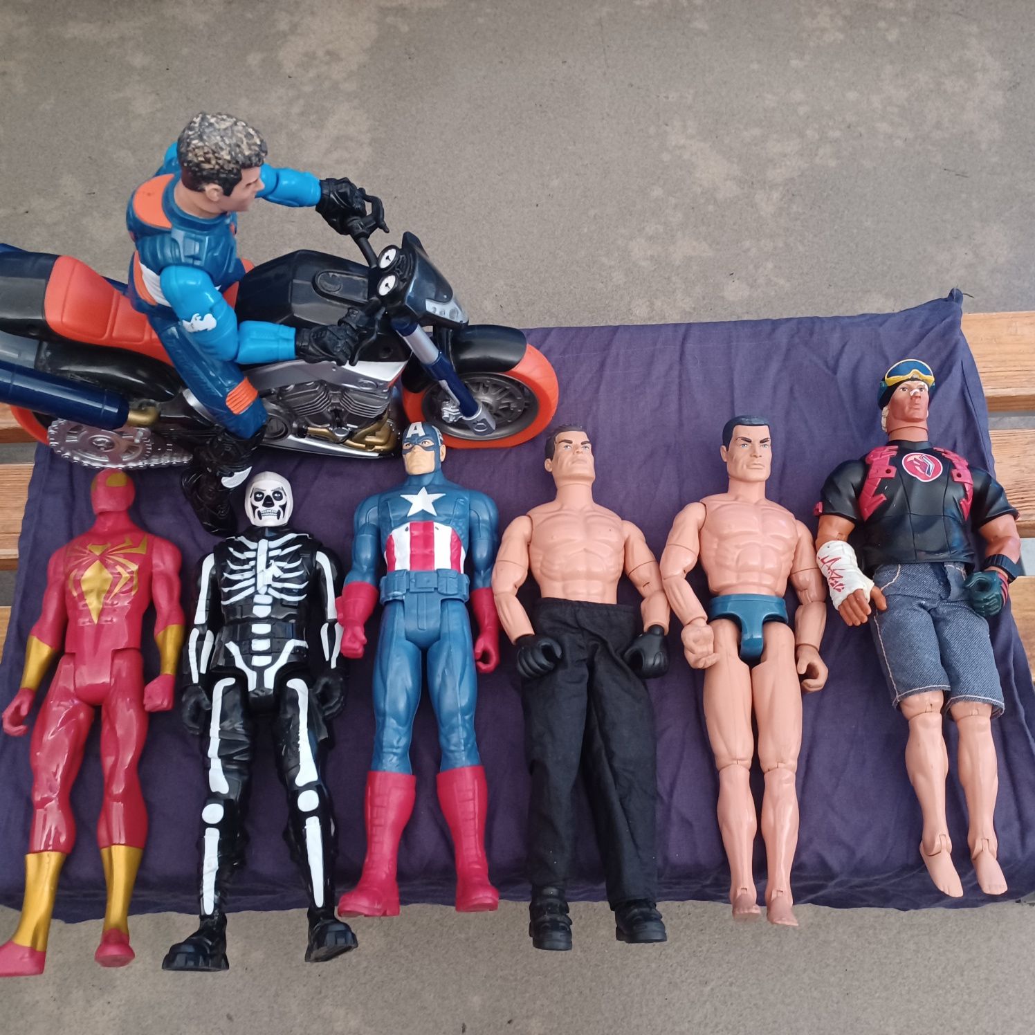 Figuras marvel capitão América / Homem-aranha / Action man