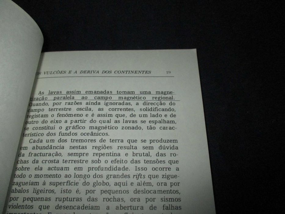 Livro Os vulcões e a deriva dos continentes Haroun Tazieff