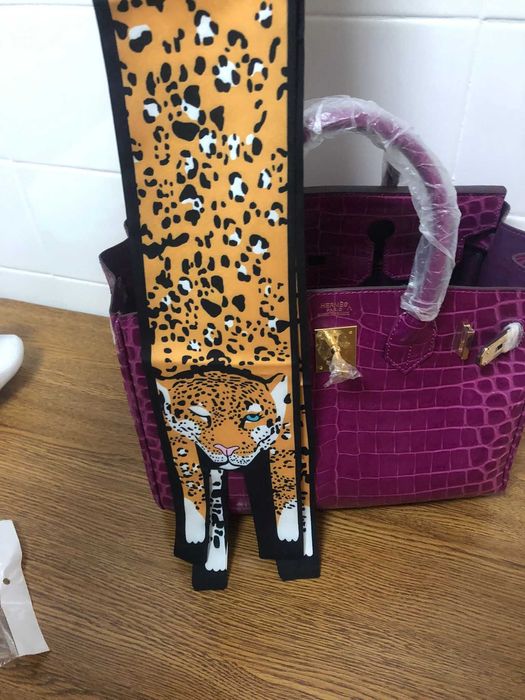 Carteira NOVA Roxa Grande OFERTA lenço