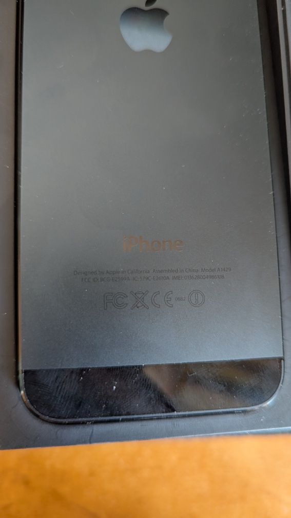 Айфон iPhone 5 чорний 16 gb заблокований як заміна екрану чи в колекці