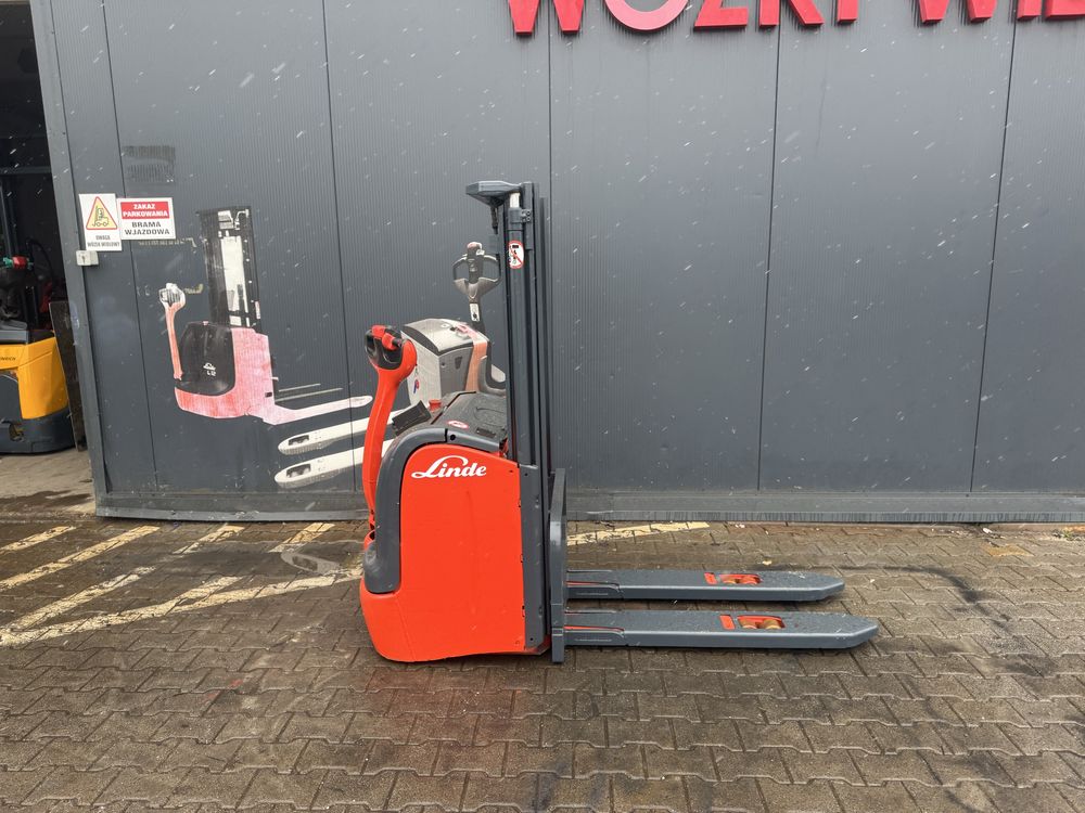 Paleciak elektryczny Linde 1600 kg 240 cm wózek sztaplarka Linde L 16