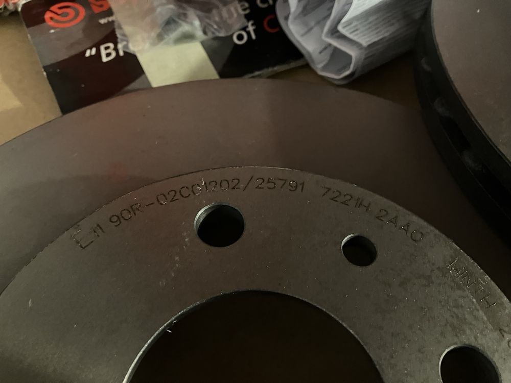 Brembo 09.5843.11 Tarcze hamulcowe wentylowane