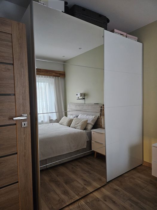 Szafa z lustrem 226 x 200 x 65,5