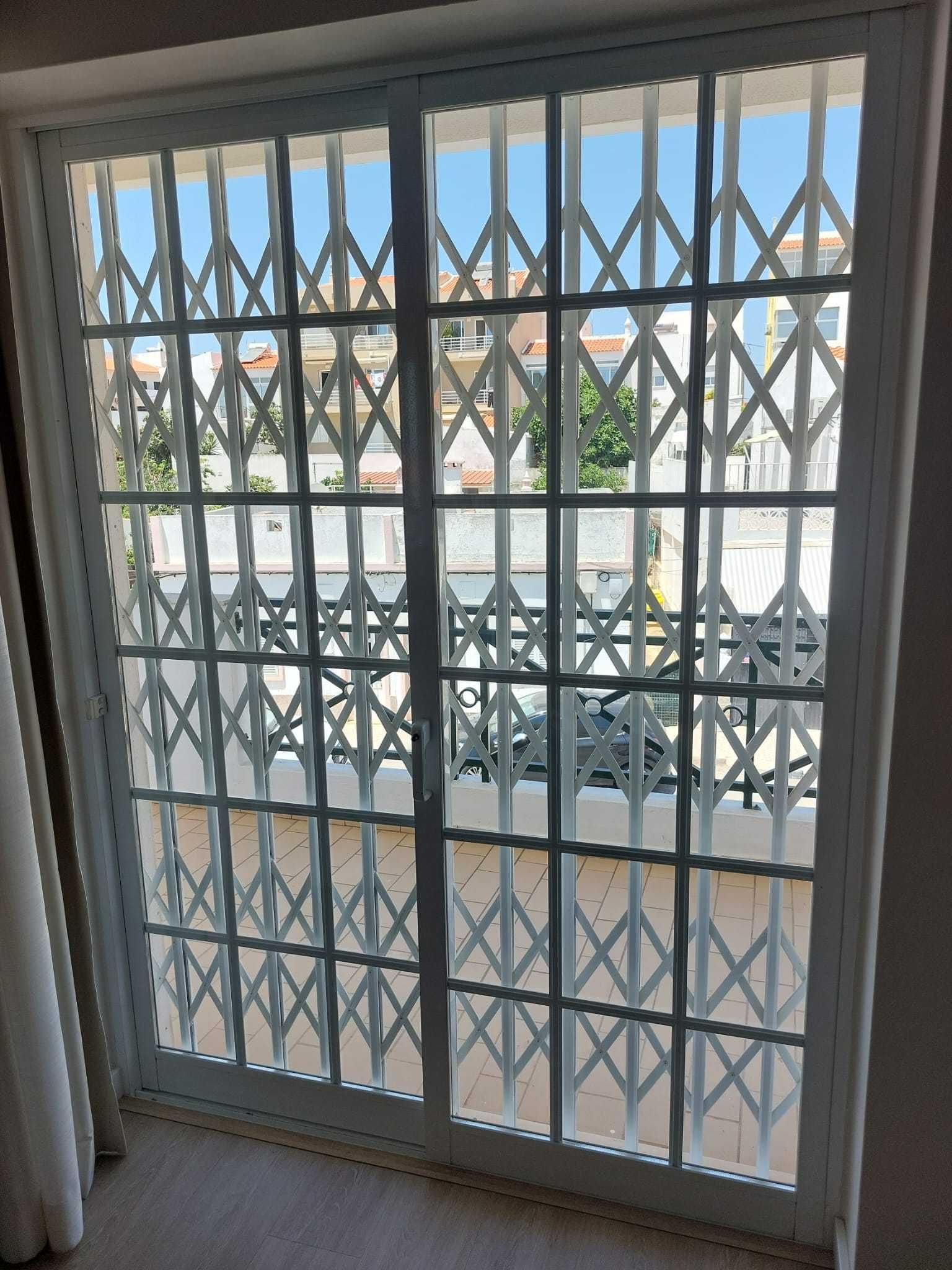 Conjunto de Janelas de Vidro Duplo