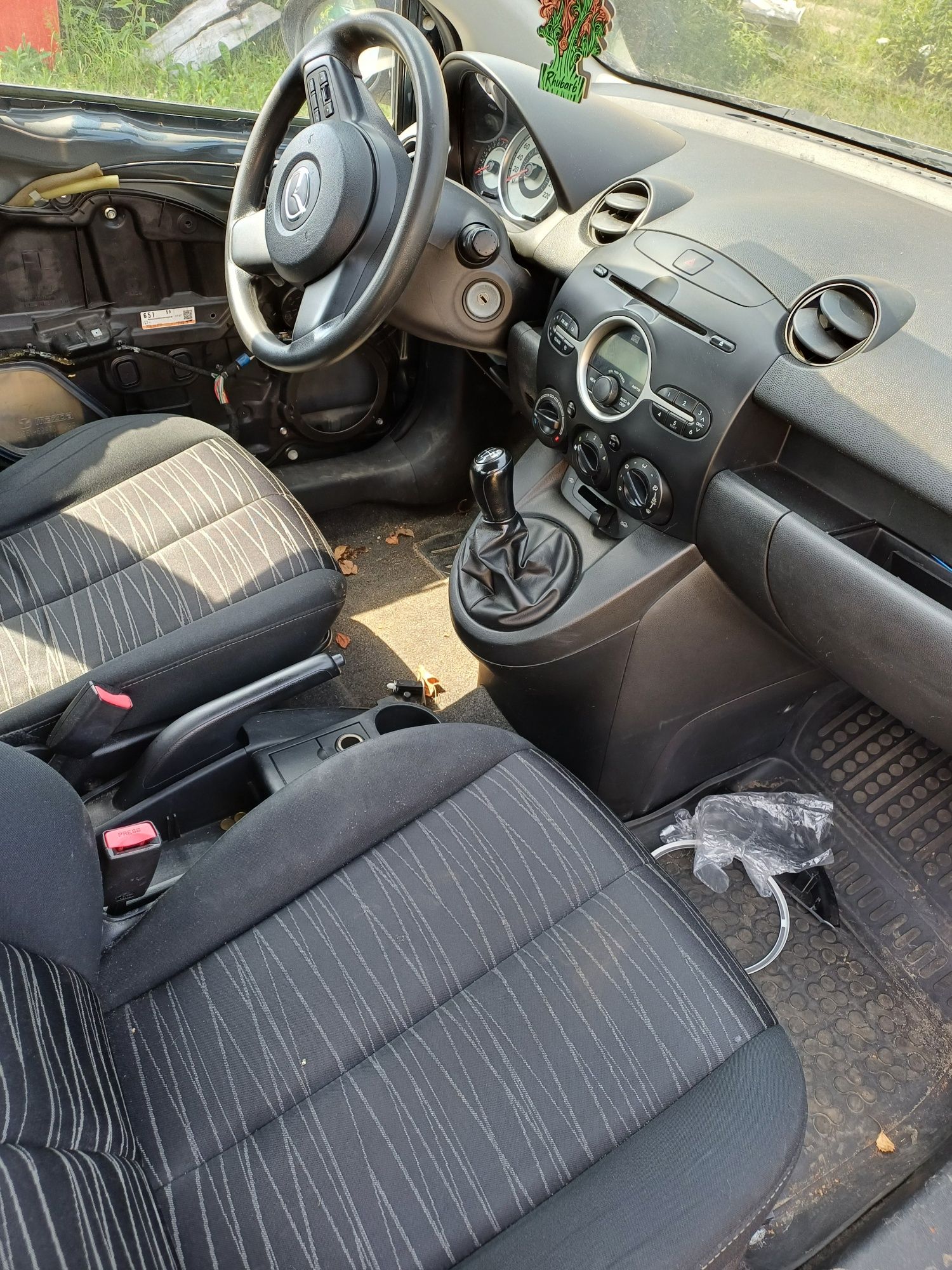 Mazda 2 2009r na części