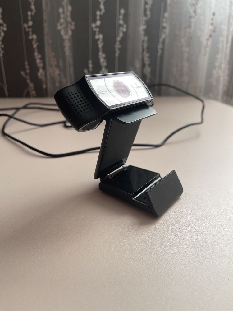 Продам веб-камеру Logitech