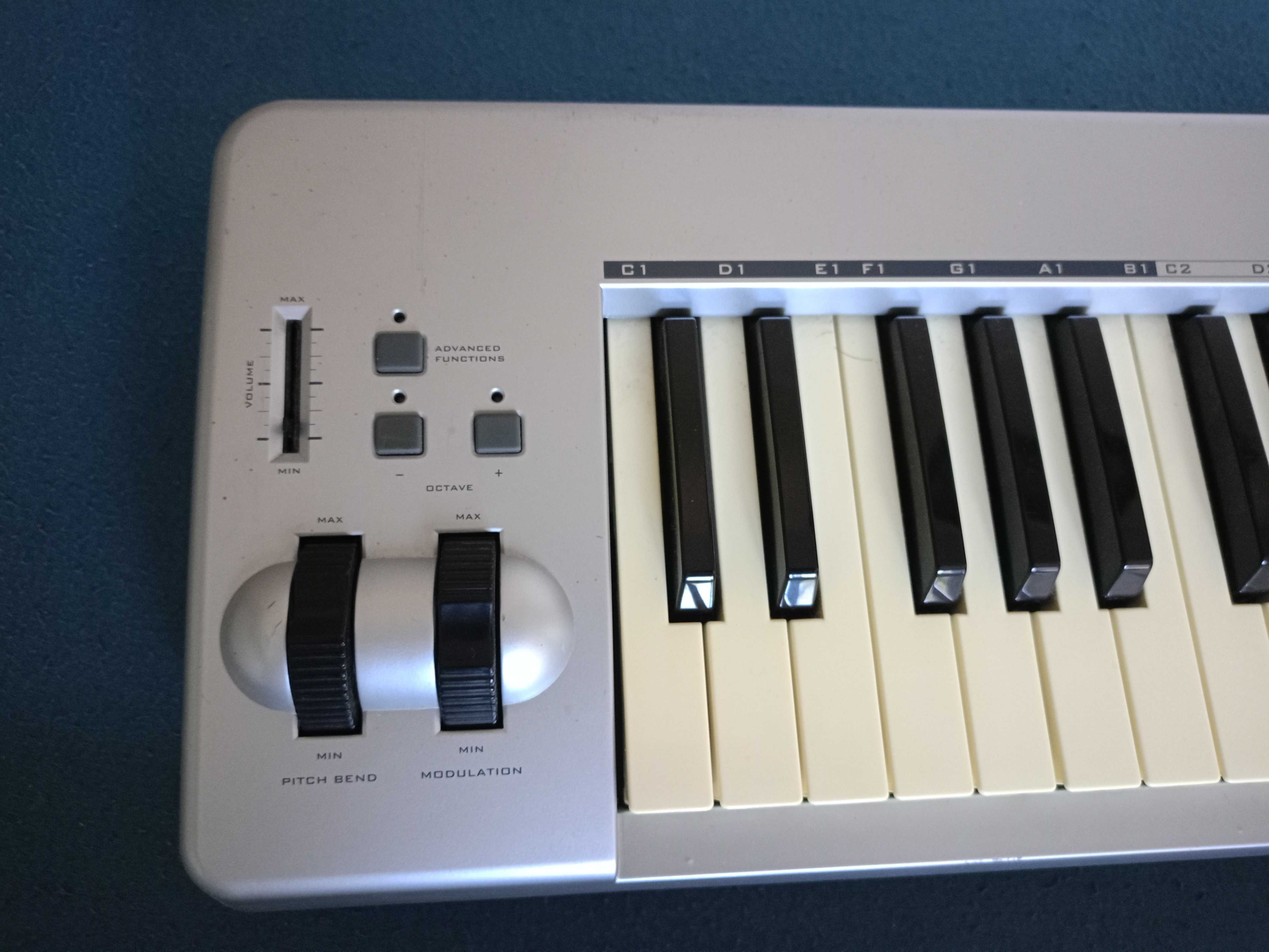 Keyboard MIDI M-Audio 61 es