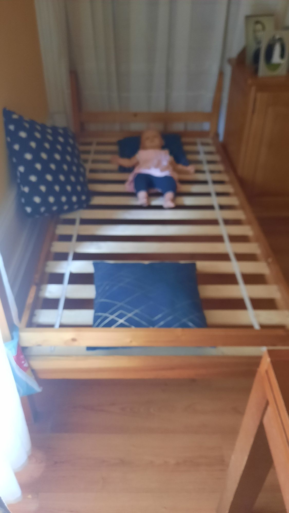 Cama de solteiro só 30 euros