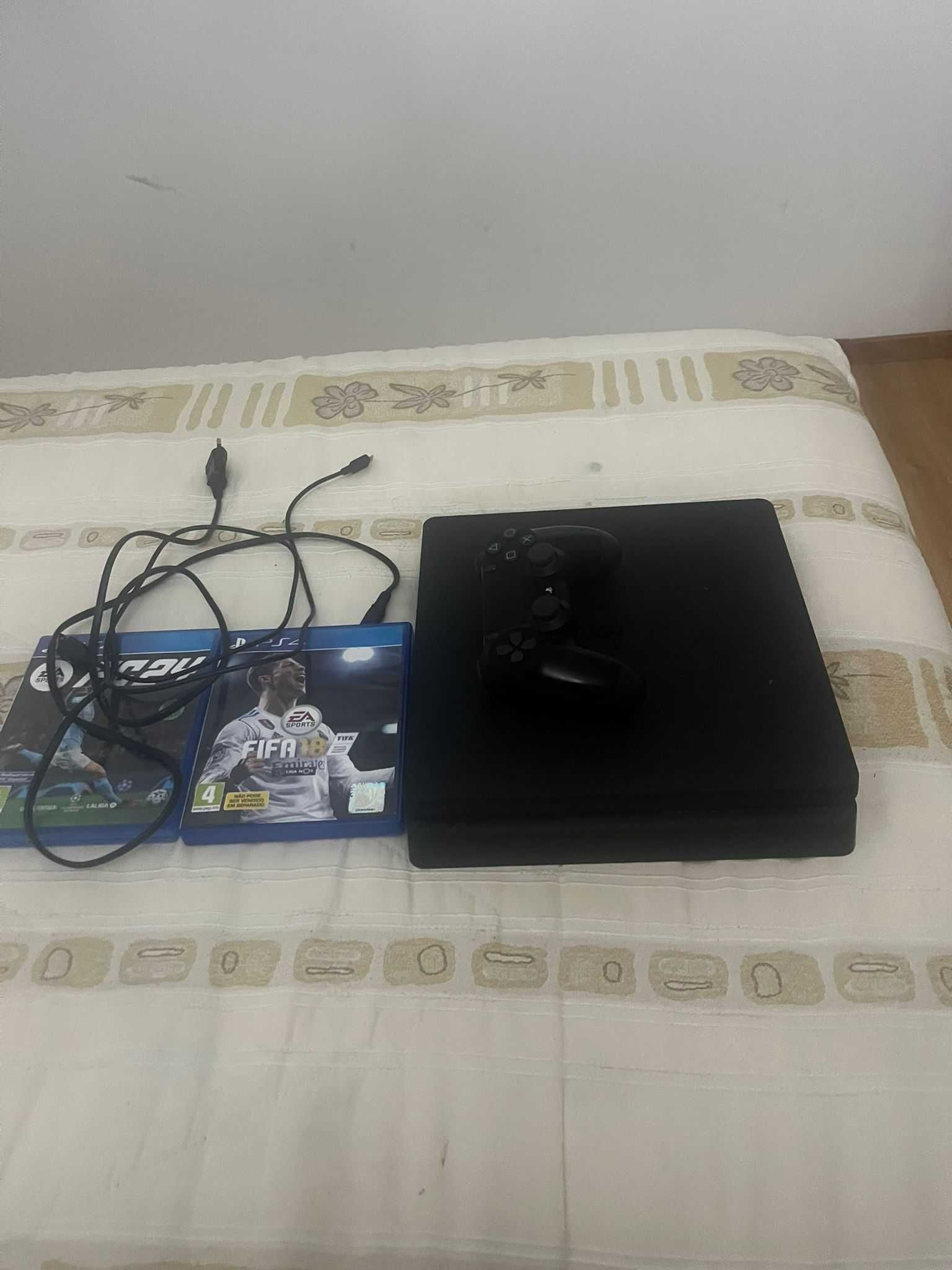 Vendo PS4  como nova